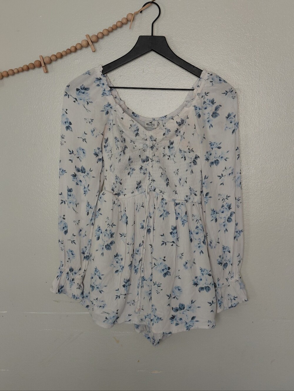 Hollister Floral Long Sleeve Smocked Romper Size Small